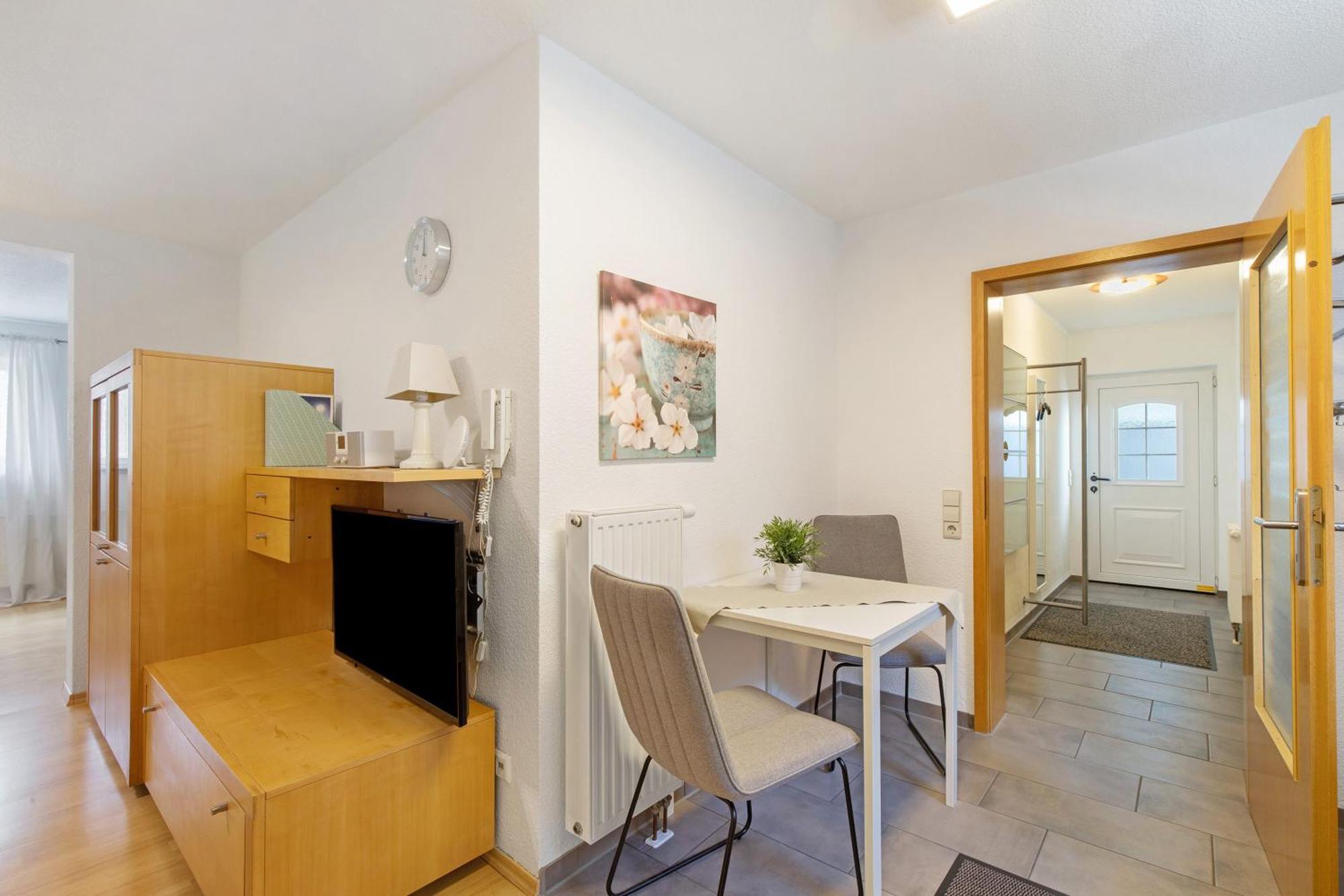 Ferienwohnung Emilia, 36Qm Münsingen Zewnętrze zdjęcie